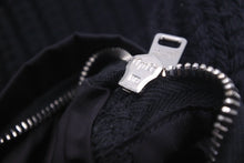 Load image into Gallery viewer, 新品同様 PRADA プラダ マフラー リナイロン トライアングルロゴ ブラック ウール UMS354 中古 57316
