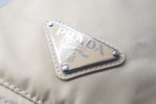 Load image into Gallery viewer, PRADA プラダ RE-NYLON バケットハット ロゴ プレート ナイロン 帽子 1HC137 ベージュ サイズL 美品 中古 57326