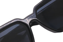 Load image into Gallery viewer, LOUIS VUITTON ルイヴィトン サングラス Z1165E 1.1 ミリオネア ブラック 58□17 145 ゴールド金具 美品 中古 57402