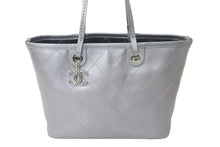 Load image into Gallery viewer, CHANEL シャネル トートバッグ シルバー ココマーク 20番台 キャビアスキン シルバー金具 美品 中古 57415