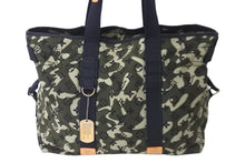 Load image into Gallery viewer, LOUIS VUITTON ルイヴィトン 村上隆 トレイ モノグラモフラージュ 迷彩 トートバッグ M95783 美品 中古 57454