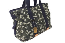 Load image into Gallery viewer, LOUIS VUITTON ルイヴィトン 村上隆 トレイ モノグラモフラージュ 迷彩 トートバッグ M95783 美品 中古 57454