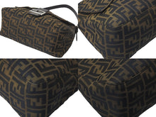 Load image into Gallery viewer, FENDI フェンディ ショルダーバッグ マンマバケット ズッカ柄 キャンバス ブラウン シルバー金具 美品 中古 57469