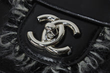 Load image into Gallery viewer, 極美品 CHANEL シャネル ショルダーバッグ ラムスキン ココマーク ラムスキン 14番台 シルバー金具 中古 57485