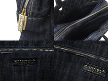 Load image into Gallery viewer, CHANEL シャネル トートバッグ スパークリングデニムトート ココマーク デニム 10番台 ゴールド金具 美品 中古 57489