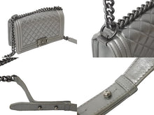 Load image into Gallery viewer, CHANEL シャネル ショルダーバッグ ボーイシャネル ココマーク 19番台 シルバー ラムスキン メタリック金具 美品 中古 57492