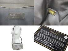 Load image into Gallery viewer, CHANEL シャネル ショルダーバッグ ボーイシャネル ココマーク 19番台 シルバー ラムスキン メタリック金具 美品 中古 57492