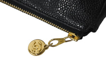 Load image into Gallery viewer, CHANEL シャネル ポーチ 化粧ポーチ キャビアスキン ココマーク 4番台 ブラック ゴールド金具 美品 中古 57551