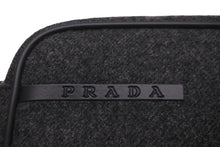 画像をギャラリービューアに読み込む, 極美品 PRADA SPORTS プラダ スポーツ ウールポーチ グレー MV21 注目入れ 化粧ポーチ ロゴ 中古 57576 
