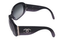 Load image into Gallery viewer, CHANEL シャネル サングラス アイウェア ココマーク ボストン型 63□19 125 プラスチック ブラック シルバー金具 美品 中古 57609