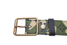Load image into Gallery viewer, 新品同様 LOUIS VUITTON ルイヴィトン ベルト サンチュール モノグラモフラージュ 村上隆 サイズ90 M9646U ゴールド金具 中古 57613