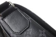 Load image into Gallery viewer, LOUIS VUITTON ルイヴィトン ショルダーバッグ M44000 モノグラムエクリプスキャンバス ブラック シルバー金具 美品 中古 57620