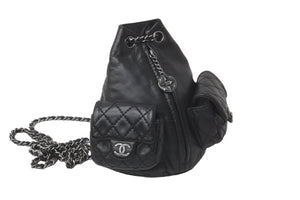 CHANEL シャネル チェーンリュック デイパック ココマーク マトラッセ 17番台 2013 ラムスキン ブラック シルバー 美品 中古 57630