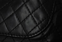 Load image into Gallery viewer, CHANEL シャネル チェーンリュック デイパック ココマーク マトラッセ 17番台 2013 ラムスキン ブラック シルバー 美品 中古 57630