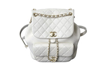 Load image into Gallery viewer, CHANEL シャネル チェーンリュック デイパック ココマーク AS2908 マトラッセ ラムスキン ホワイト ゴールド金具 美品 中古 57632