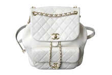 Load image into Gallery viewer, CHANEL シャネル チェーンリュック デイパック ココマーク AS2908 マトラッセ ラムスキン ホワイト ゴールド金具 美品 中古 57632