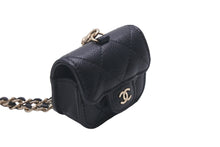 Load image into Gallery viewer, CHANEL シャネル AIR PODS ケース ココマーク マトラッセ AP1739 31番台 キャビアスキン ブラック ゴールド金具 美品 中古 57639