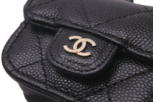 Load image into Gallery viewer, CHANEL シャネル AIR PODS ケース ココマーク マトラッセ AP1739 31番台 キャビアスキン ブラック ゴールド金具 美品 中古 57639