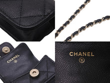 Load image into Gallery viewer, CHANEL シャネル AIR PODS ケース ココマーク マトラッセ AP1739 31番台 キャビアスキン ブラック ゴールド金具 美品 中古 57639