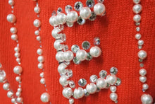 Load image into Gallery viewer, 極美品 CHANEL シャネル ニット セーター カシミヤ パール ラインストーン レッド P70834K10086 サイズ38 中古 57640