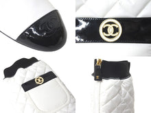 Load image into Gallery viewer, 極美品 CHANEL シャネル ロングブーツ ココマーク 2WAY G38428Y55553 ホワイト サイズ38 ゴールド金具 中古 57641
