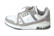 Load image into Gallery viewer, LOUIS VUITTON ルイヴィトン スニーカー LV トレイナー ライン スニーカー VL1210 グレー ホワイト サイズ8 美品 中古 57671