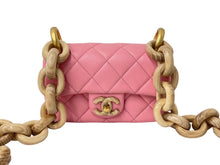 Load image into Gallery viewer, 新品 CHANEL シャネル ショルダーバッグ マトラッセ ウッドチェーン ミニフラップバッグ 23〜24AW ゴールド金具 57717