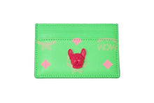 Load image into Gallery viewer, 新品未使用品 MCM エムシーエム カードケース パスケース モノグラム グリーン ピンク 犬 MXACSSX02 中古 57773