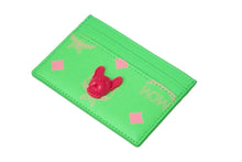 Load image into Gallery viewer, 新品未使用品 MCM エムシーエム カードケース パスケース モノグラム グリーン ピンク 犬 MXACSSX02 中古 57773