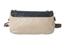Load image into Gallery viewer, CHANEL シャネル チェーンショルダーバッグ マトラッセ 16番台 ブラック ベージュ ブラウン シルバー金具 美品 中古 57806
