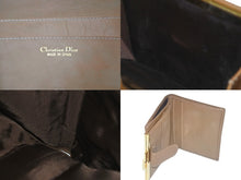 Load image into Gallery viewer, Christian Dior クリスチャンディオール 二つ折り財布 ハニカム柄 がま口 ベージュ ゴールド金具 良品 中古 57834