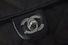 Load image into Gallery viewer, 極美品 CHANEL シャネル ニュートラベル チェーンショルダーバッグ 10番台 ブラック ブラウン シルバー金具 中古 57836