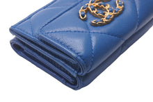 Load image into Gallery viewer, CHANEL シャネル 三つ折り財布 マトラッセ ココマーク 30番台 ブルー ラムスキン AP1789 ゴールド金具 美品 中古 57885