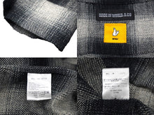 Load image into Gallery viewer, FR2 エフアールツー 長袖シャツ MADE IN WORLD メイドインワールド ロゴ刺繍 チェック 長袖 シャツ ネイビー L 美品 中古 57935