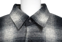 Load image into Gallery viewer, FR2 エフアールツー 長袖シャツ MADE IN WORLD メイドインワールド ロゴ刺繍 チェック 長袖 シャツ ネイビー L 美品 中古 57935