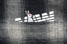 Load image into Gallery viewer, FR2 エフアールツー 長袖シャツ MADE IN WORLD メイドインワールド ロゴ刺繍 チェック 長袖 シャツ ネイビー L 美品 中古 57935