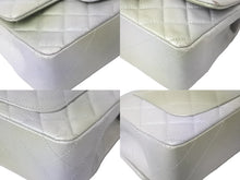 Load image into Gallery viewer, CHANEL シャネル チェーンショルダーバッグ ミニマトラッセ メタリック シルバー グリーン シルバー金具 美品 中古 57962