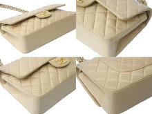 Load image into Gallery viewer, CHANEL シャネル チェーンショルダーバッグ 8番台 マトラッセ 25 Wフラップ ラムスキン ベージュ ゴールド金具 美品 中古 57977