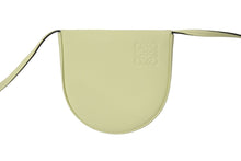 Load image into Gallery viewer, LOEWE ロエベ ショルダーバッグ 109.54.T15 ヒールポーチスモール アナグラム エンボス加工 ソフトカーフ イエロー 美品 中古 57980