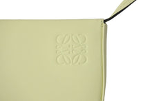 Load image into Gallery viewer, LOEWE ロエベ ショルダーバッグ 109.54.T15 ヒールポーチスモール アナグラム エンボス加工 ソフトカーフ イエロー 美品 中古 57980