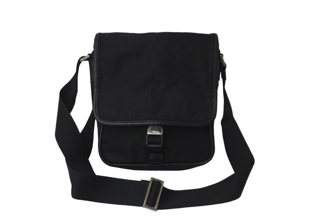 PRADA プラダショルダーバッグ 2VD028 2E9S F0002 三角プレート ナイロン レザー ブラック シルバー金具 美品 中古 57989 