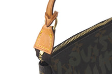 Load image into Gallery viewer, LOUIS VUITTON ルイヴィトン ハンドバッグ ポシェットアクセソワール グラフィティ M92191 カーキ ゴールド金具 美品 中古 58015