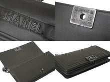 Load image into Gallery viewer, CHANEL シャネル ショルダーバッグ ボーイシャネル ココマーク 15番台 2011年 カーフスキン グリーン シルバー金具 美品 中古 58018