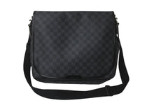 Load image into Gallery viewer, LOUIS VUITTON ルイヴィトン ショルダーバッグ ダニエルMM N58029 ダミエ・グラフィット シルバー金具 美品 中古 58032
