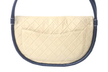 Load image into Gallery viewer, CHANEL シャネル フラフープ バッグ 18番台 ベージュ ブラック ラムスキン 2012年 ココマーク 美品 中古 58043