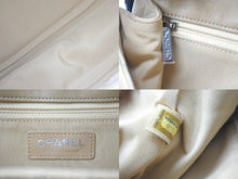 Load image into Gallery viewer, CHANEL シャネル フラフープ バッグ 18番台 ベージュ ブラック ラムスキン 2012年 ココマーク 美品 中古 58043