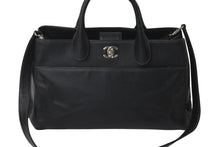 Load image into Gallery viewer, CHANEL シャネル ハンドバッグ エグゼクティブトート キャビアスキン 21番台 ココマーク シルバー金具 2way 美品 中古 58142