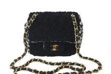 Load image into Gallery viewer, CHANEL シャネル ショルダーバッグ ミニマトラッセ ココマーク 格⼦柄 ムートン ツイード ブラック 30番台 美品 中古 58179