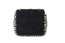 Load image into Gallery viewer, CHANEL シャネル ショルダーバッグ ミニマトラッセ ココマーク 格⼦柄 ムートン ツイード ブラック 30番台 美品 中古 58179