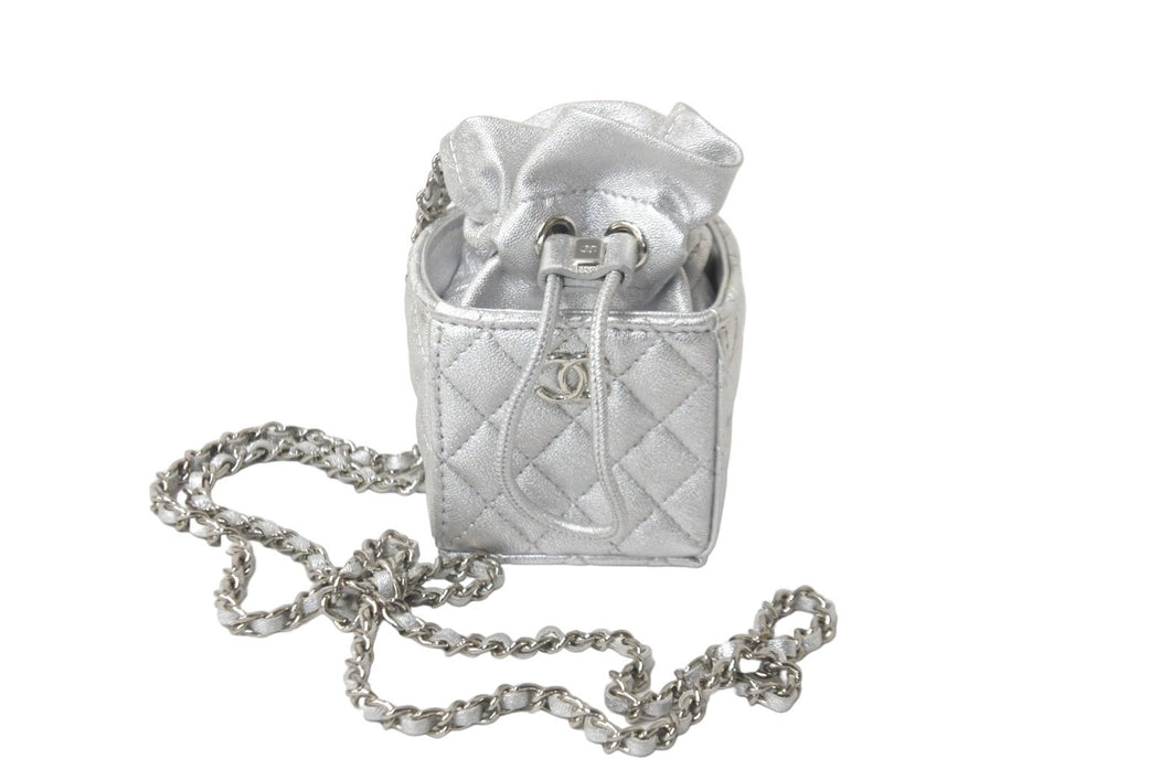 極美品 CHANEL シャネル ショルダーバッグ チェーンショルダー ラムスキン マトラッセ 31番台 メタリックシルバー 中古 58294